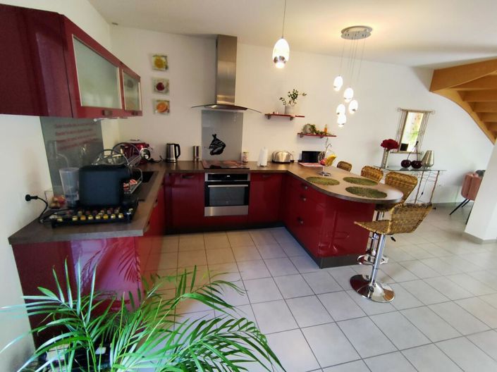 Image No.1-3 Bed House for sale