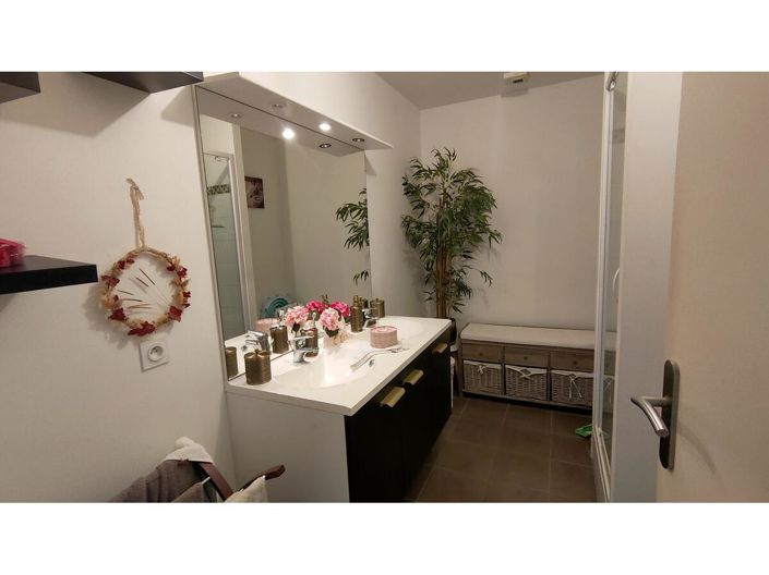 Image No.11-3 Bed House for sale