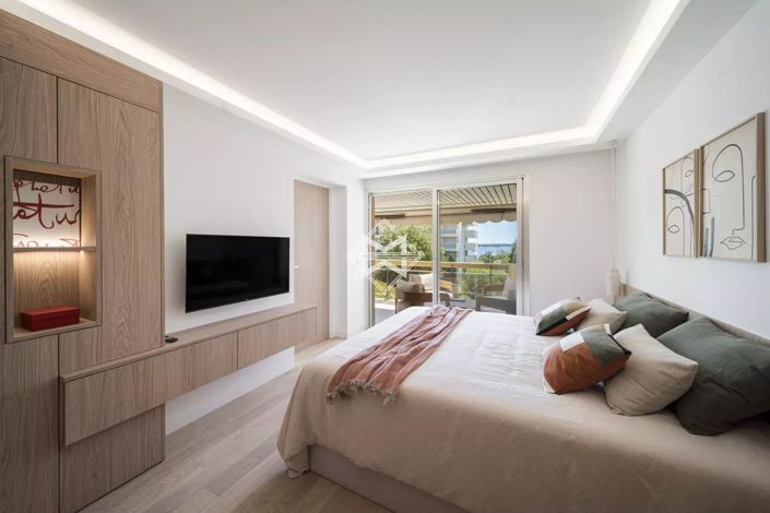 Image No.10-3 Bed Apartment for sale