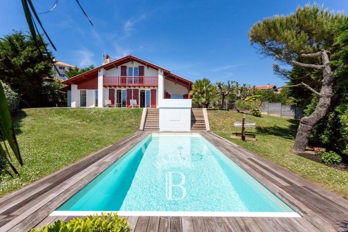Image No.1-5 Bed House for sale
