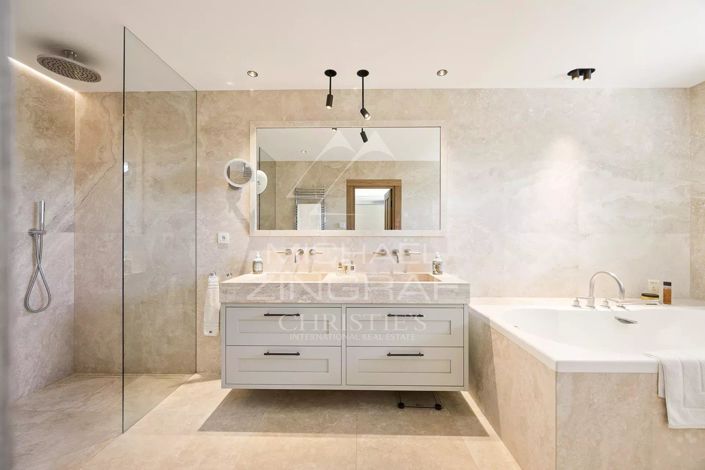 Image No.9-5 Bed House for sale