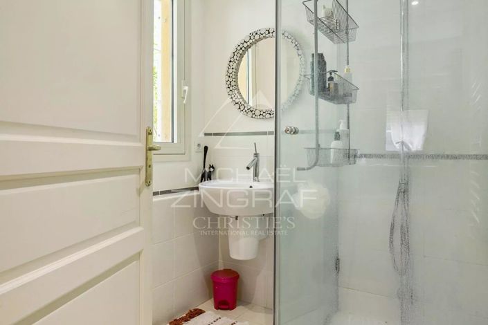 Image No.9-3 Bed Apartment for sale