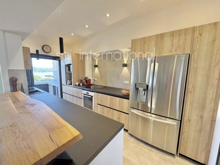 Image No.11-5 Bed House for sale