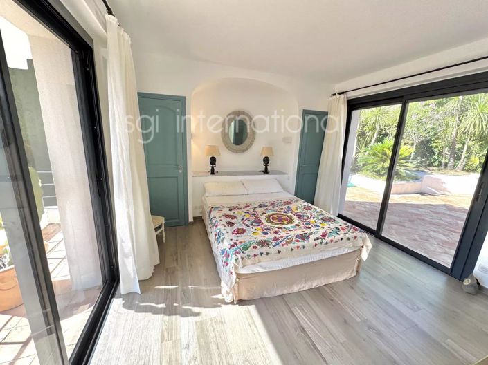 Image No.12-5 Bed House for sale