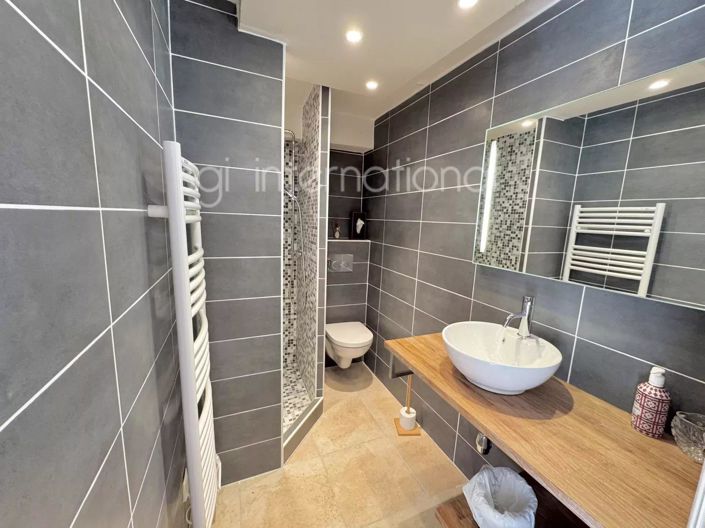 Image No.15-5 Bed House for sale