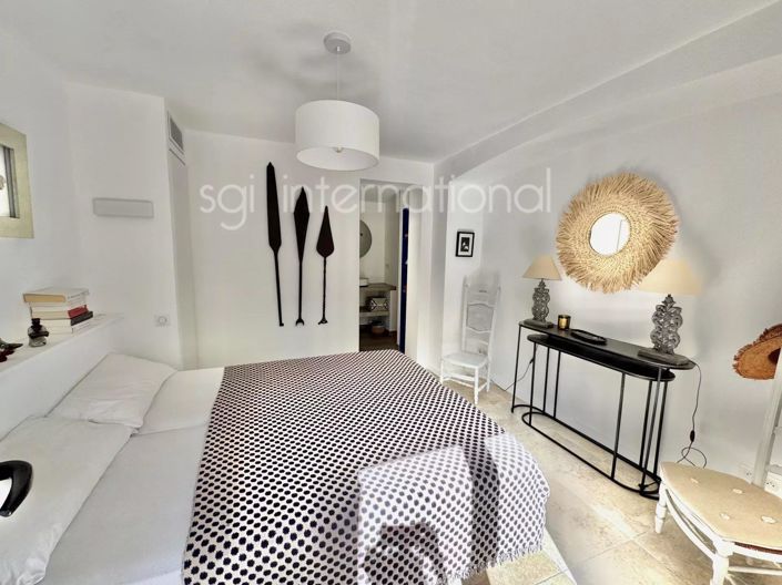 Image No.17-5 Bed House for sale