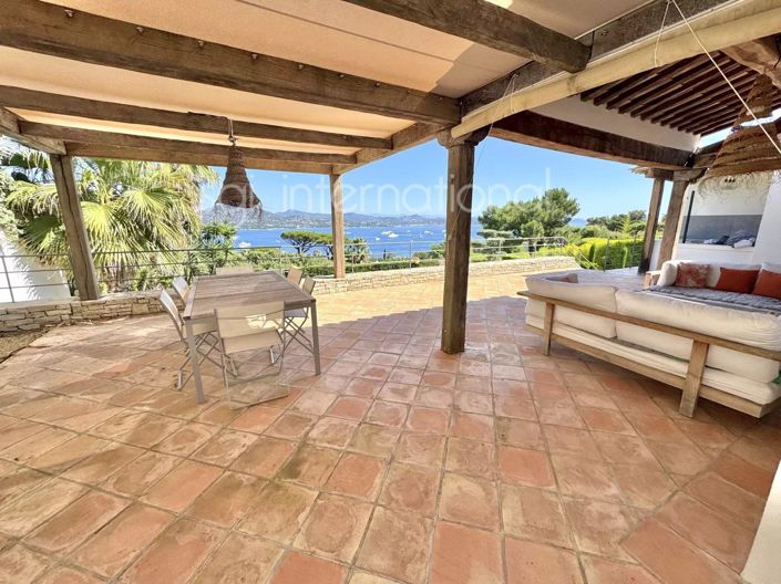 Image No.6-5 Bed House for sale