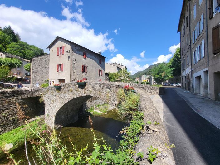 Image No.3-10 Bed House for sale