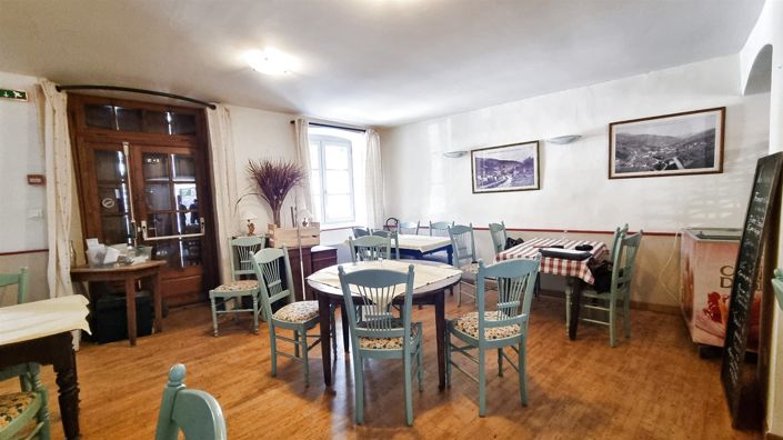 Image No.6-10 Bed House for sale