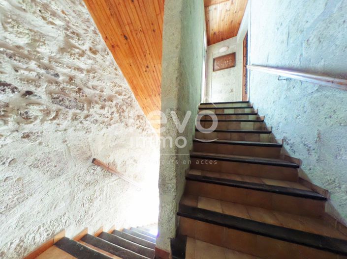 Image No.1-4 Bed House for sale