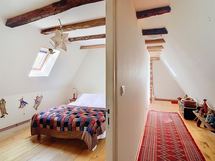 Image No.10-10 Bed House for sale