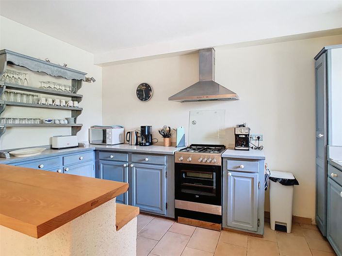 Image No.16-10 Bed House for sale