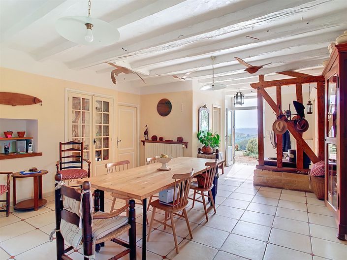 Image No.4-10 Bed House for sale