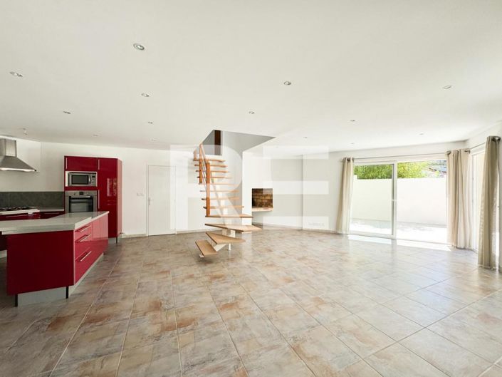 Image No.5-3 Bed House for sale