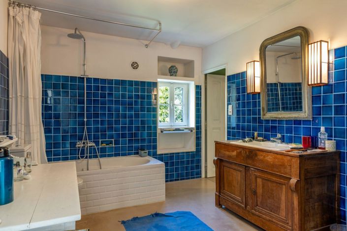 Image No.9-6 Bed House for sale