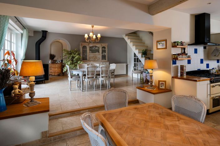 Image No.3-6 Bed House for sale