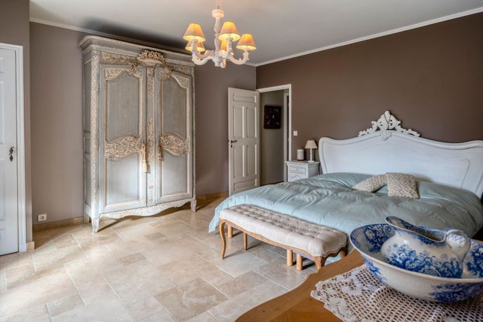 Image No.5-6 Bed House for sale