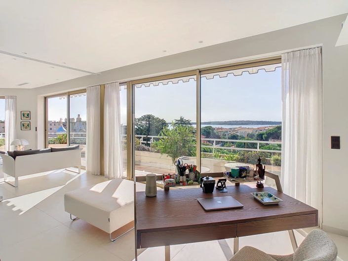 Image No.10-3 Bed Apartment for sale