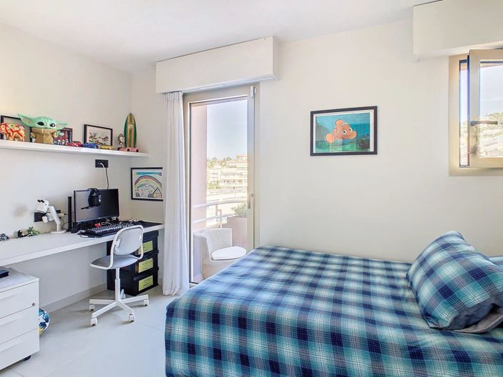 Image No.15-3 Bed Apartment for sale