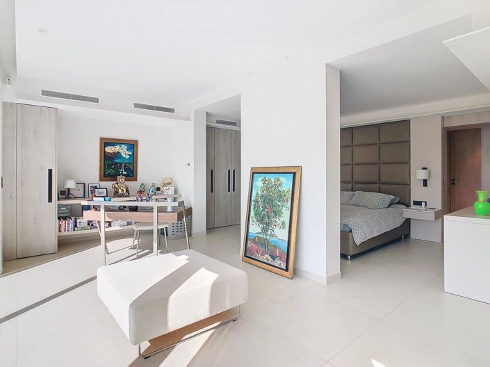 Image No.9-3 Bed Apartment for sale