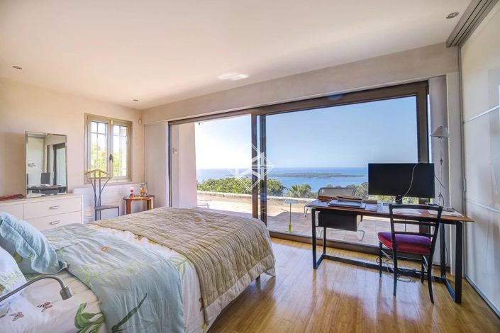 Image No.11-5 Bed House for sale