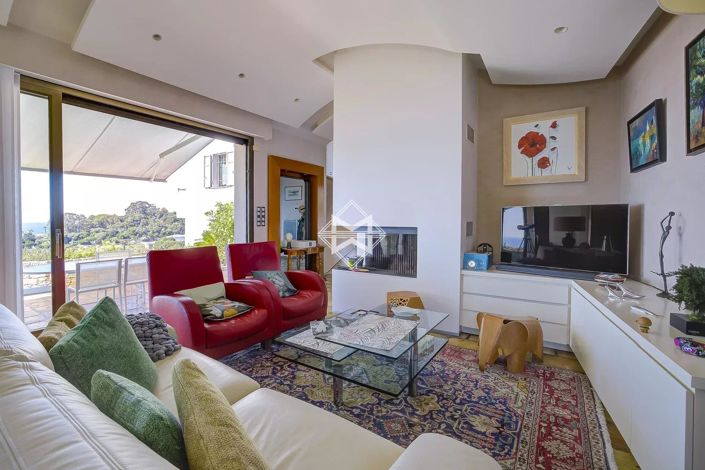 Image No.5-5 Bed House for sale