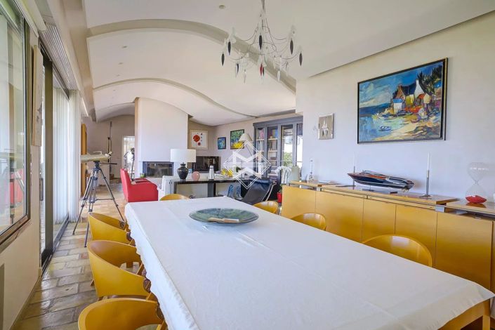 Image No.7-5 Bed House for sale