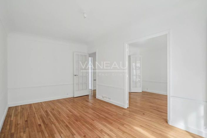 Image No.8-3 Bed Apartment for sale