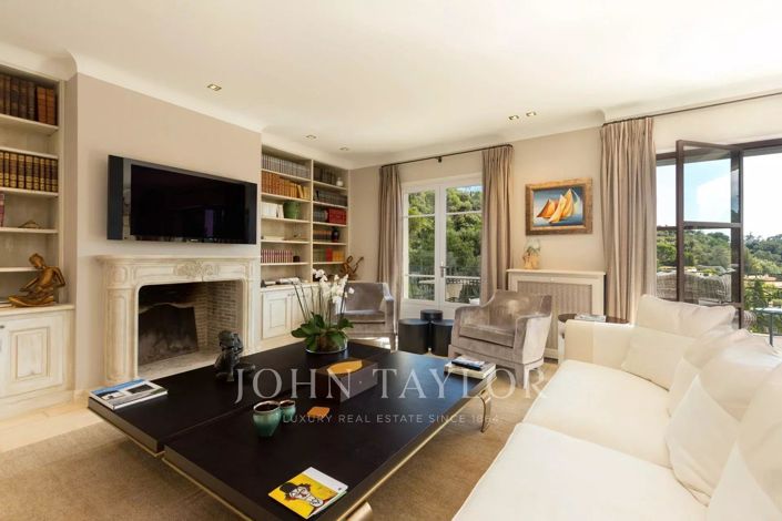 Image No.10-4 Bed House for sale