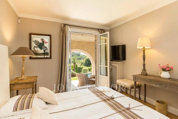 Image No.15-4 Bed House for sale