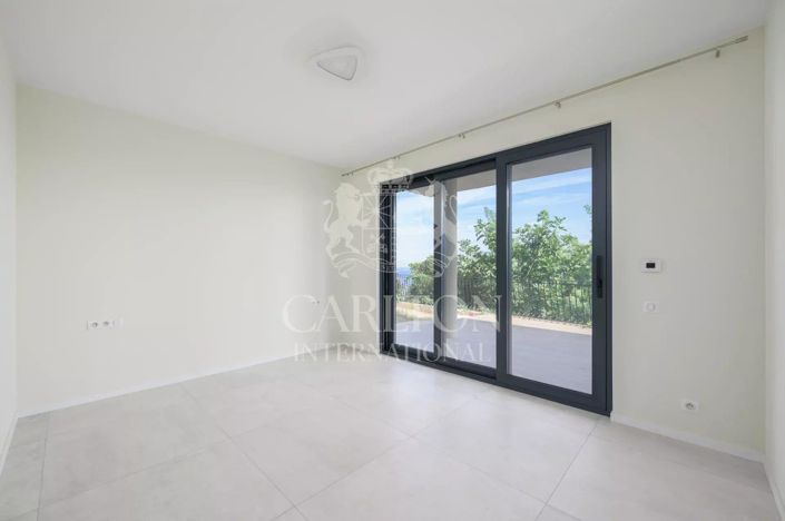 Image No.12-4 Bed House for sale