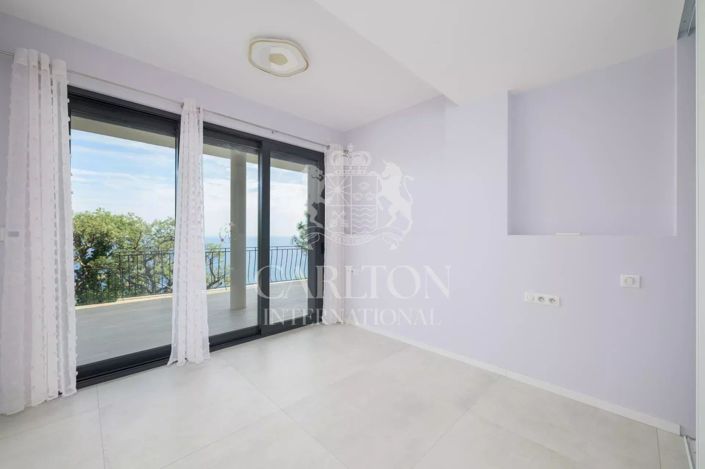 Image No.16-4 Bed House for sale