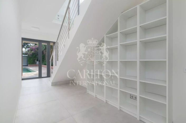 Image No.17-4 Bed House for sale