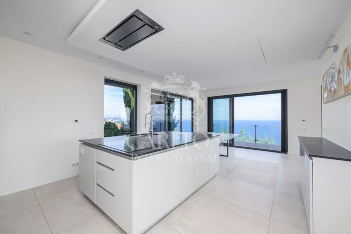 Image No.6-4 Bed House for sale