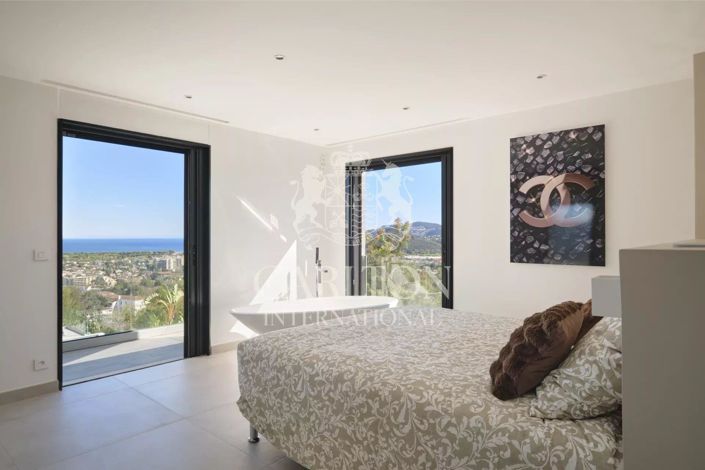 Image No.13-5 Bed House for sale