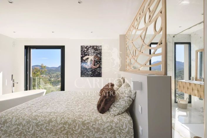 Image No.14-5 Bed House for sale