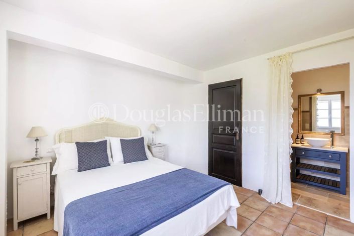 Image No.9-Maison de 4 chambres à vendre à Châteauneuf-Grasse