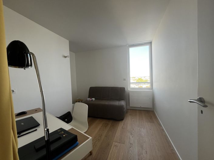 Image No.15-3 Bed Apartment for sale