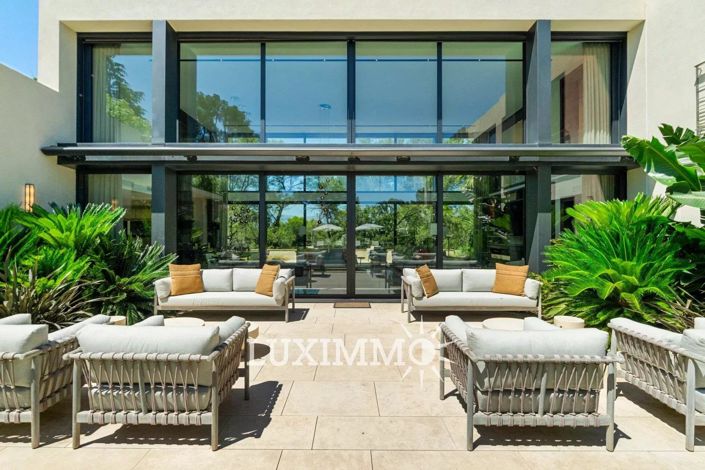 Image No.17-5 Bed House for sale