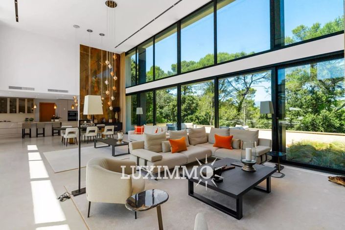 Image No.5-5 Bed House for sale