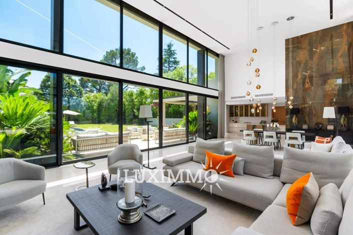 Image No.7-5 Bed House for sale