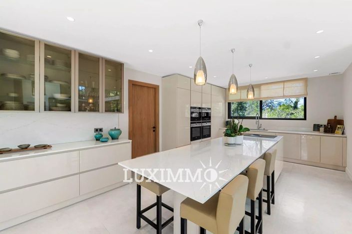 Image No.9-5 Bed House for sale