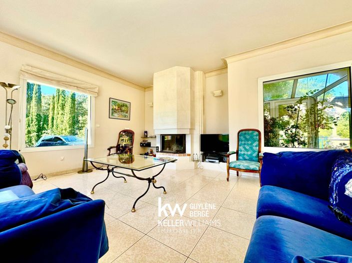 Image No.7-5 Bed House for sale