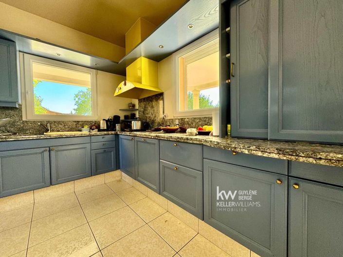 Image No.9-5 Bed House for sale