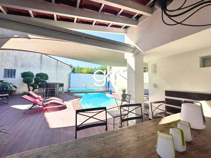 Image No.1-5 Bed House for sale