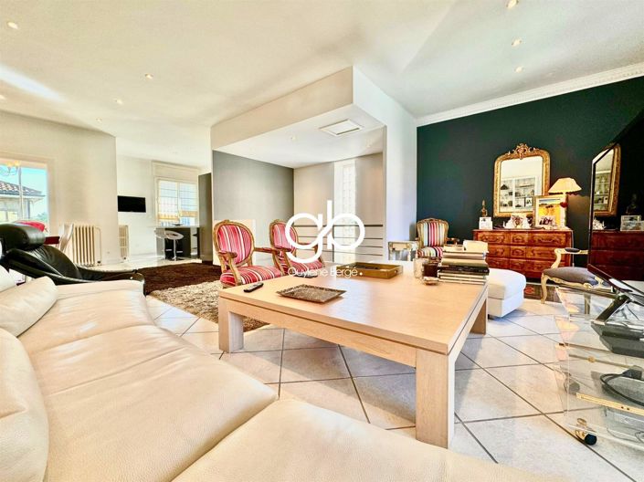 Image No.4-5 Bed House for sale