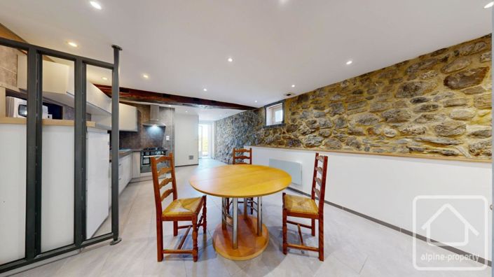 Image No.11-4 Bed Property for sale