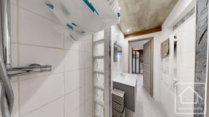 Image No.13-4 Bed Property for sale