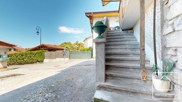 Image No.15-4 Bed Property for sale