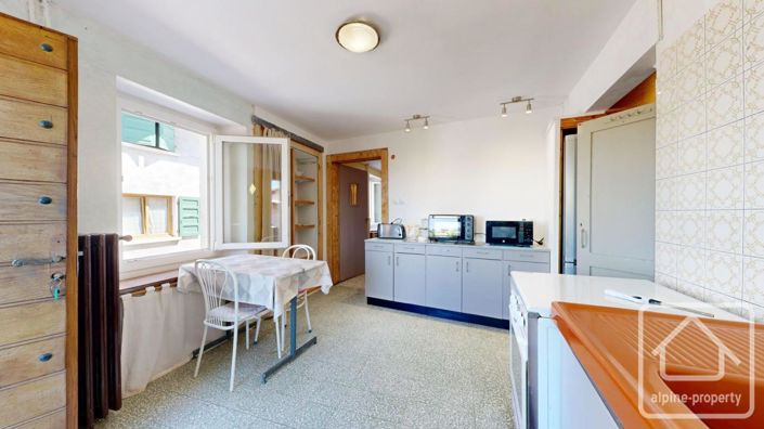 Image No.17-4 Bed Property for sale